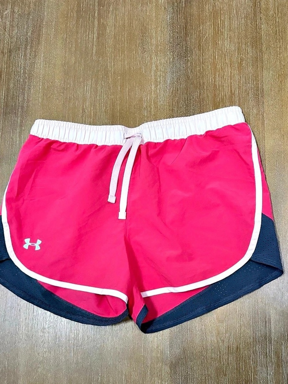 Under Armour Shorts Girls XL Athletic Shorts Pink & Gray